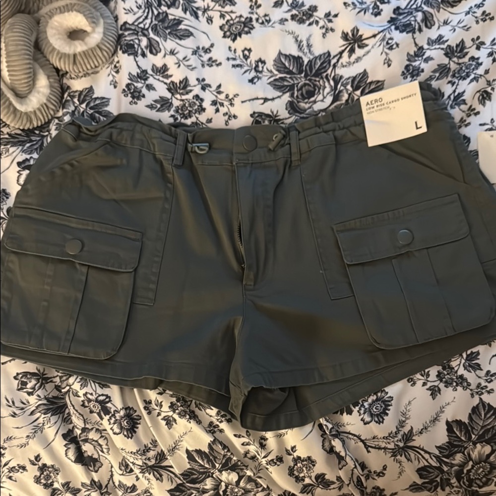 American Eagle Outfitters Green Cargo Shorts Utilitarian Style